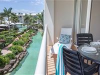 2 Bedroom Pool View Apartment Balcony-BreakFree Alexandra Beach