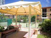 Garden & Tennis Court - BreakFree Longbeach 